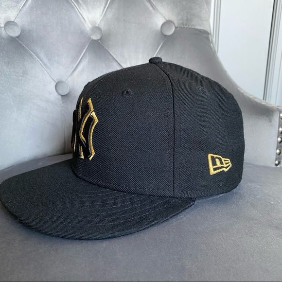 SOLDπNew Era NY Yankees Fitted Cap - Picture 3 of 6